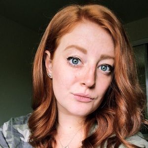 Meet your Posher, Hallie